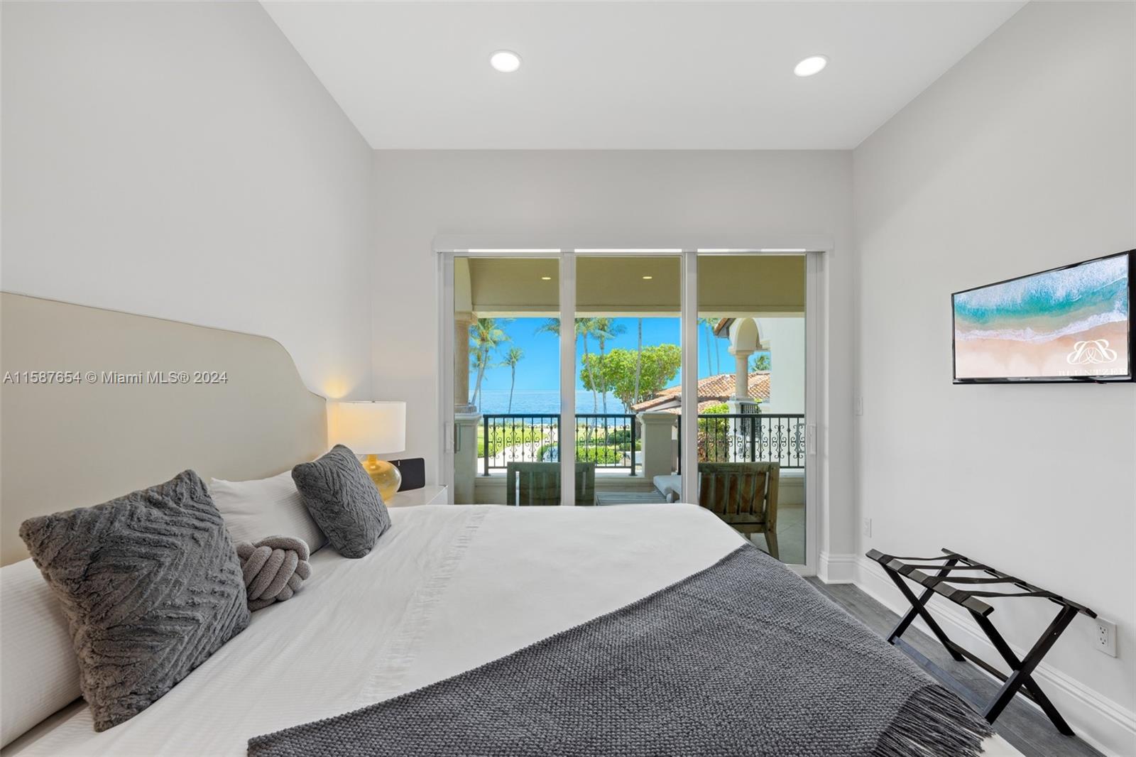 SEASIDE VILLAS CONDO - Residential Lease