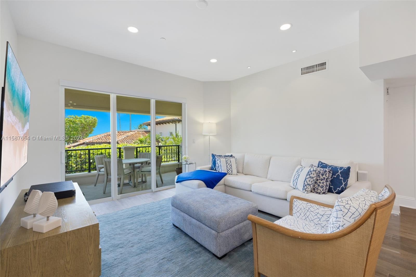 SEASIDE VILLAS CONDO - Residential Lease