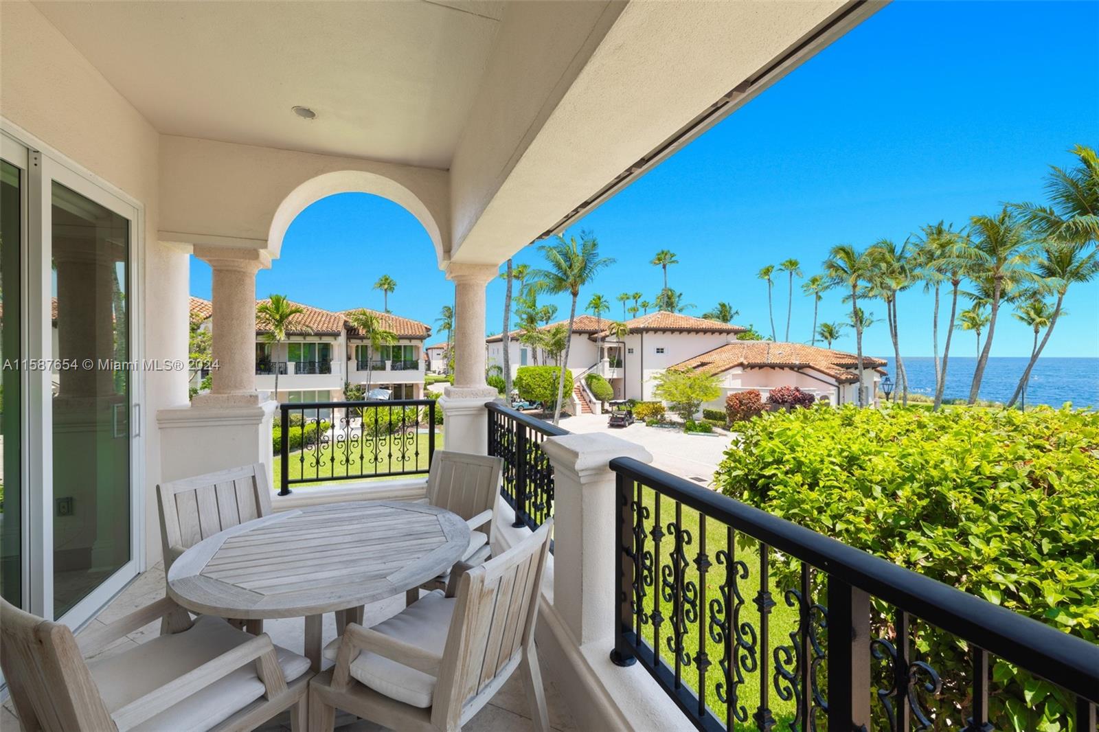 15122 Fisher Island Dr 15122