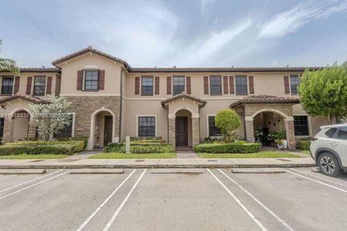 COCO PALM ESTATES - Residential Lease