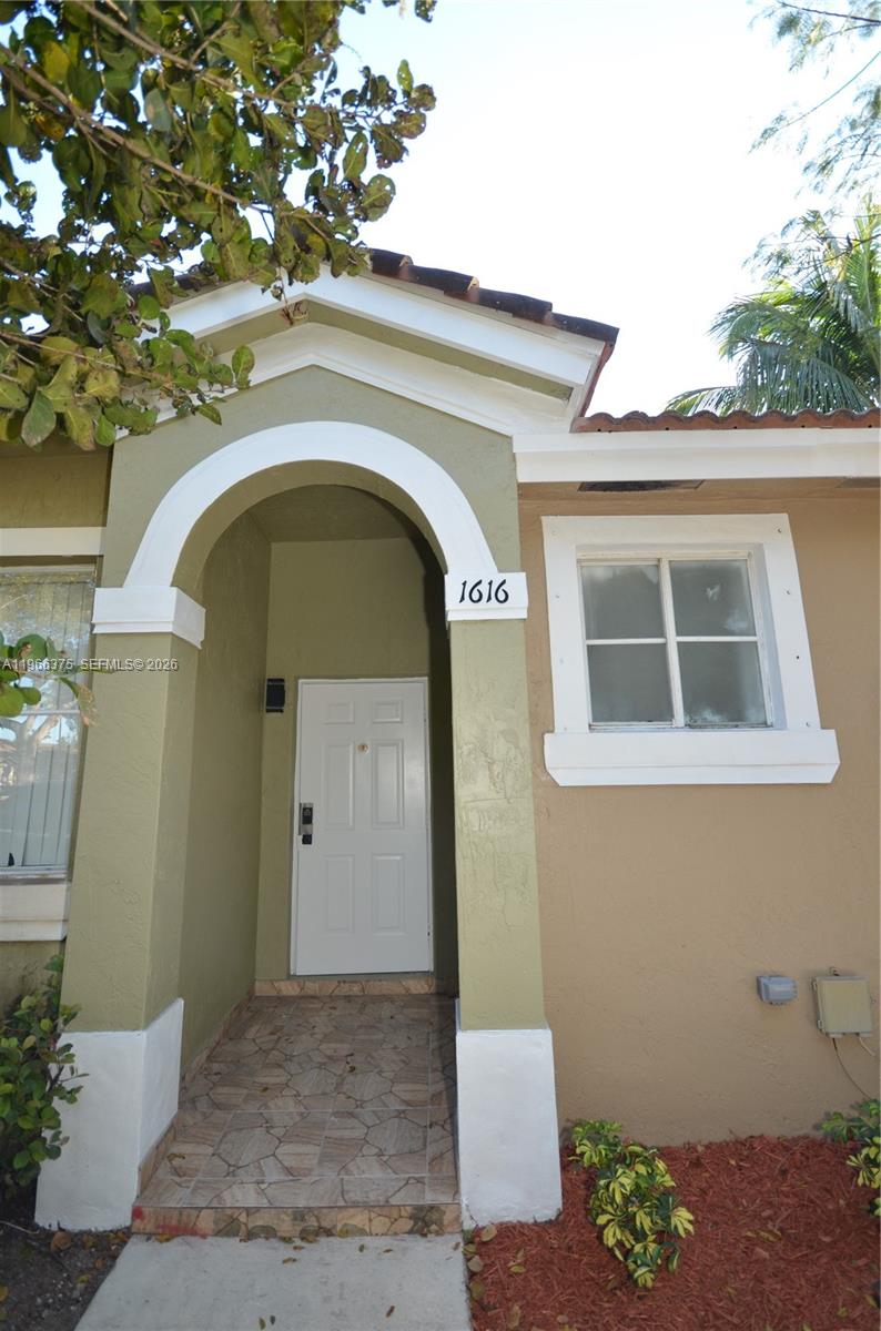 1616 SW 2nd St 1616