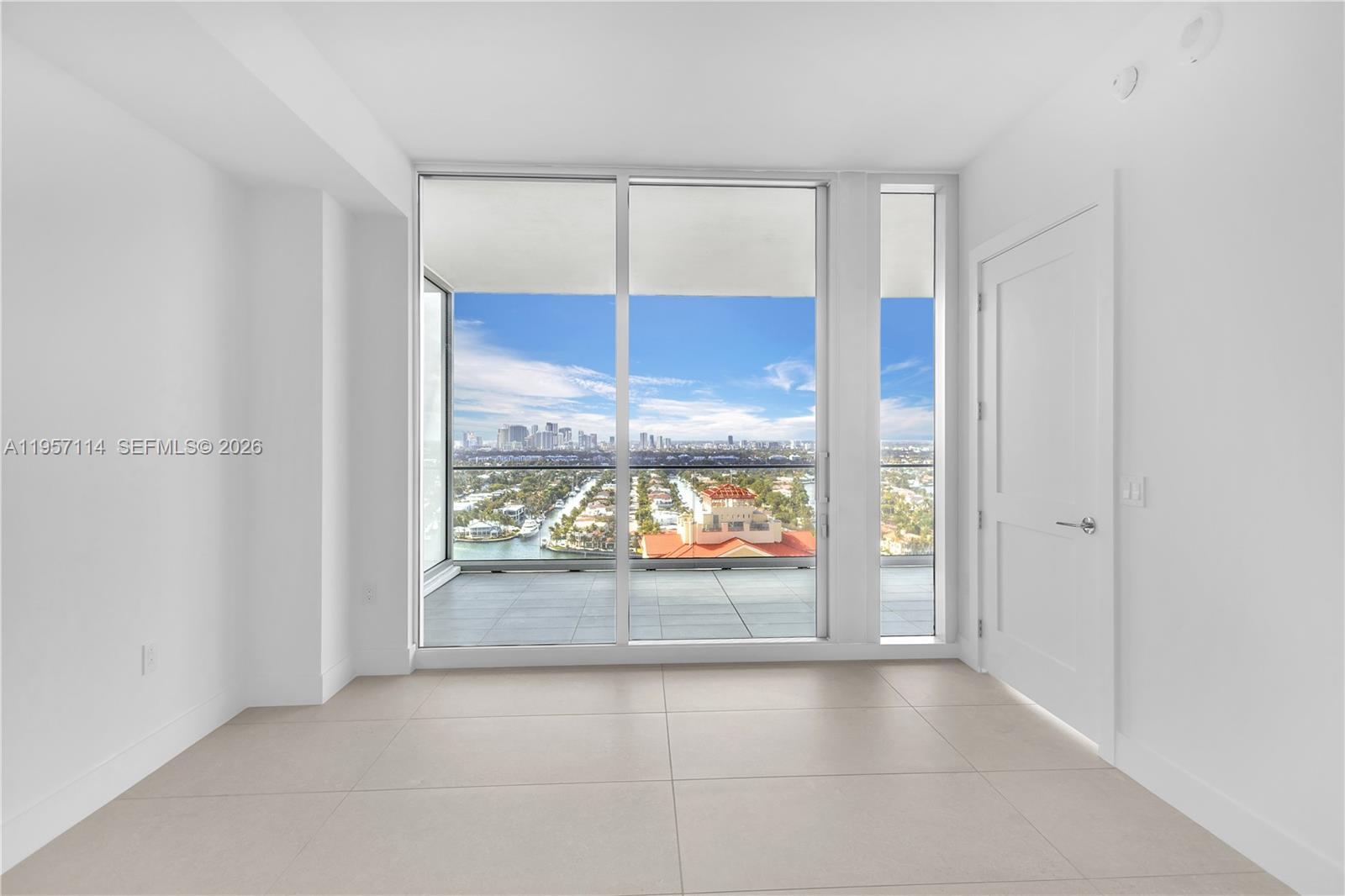 selene oceanfront residenc - Residential