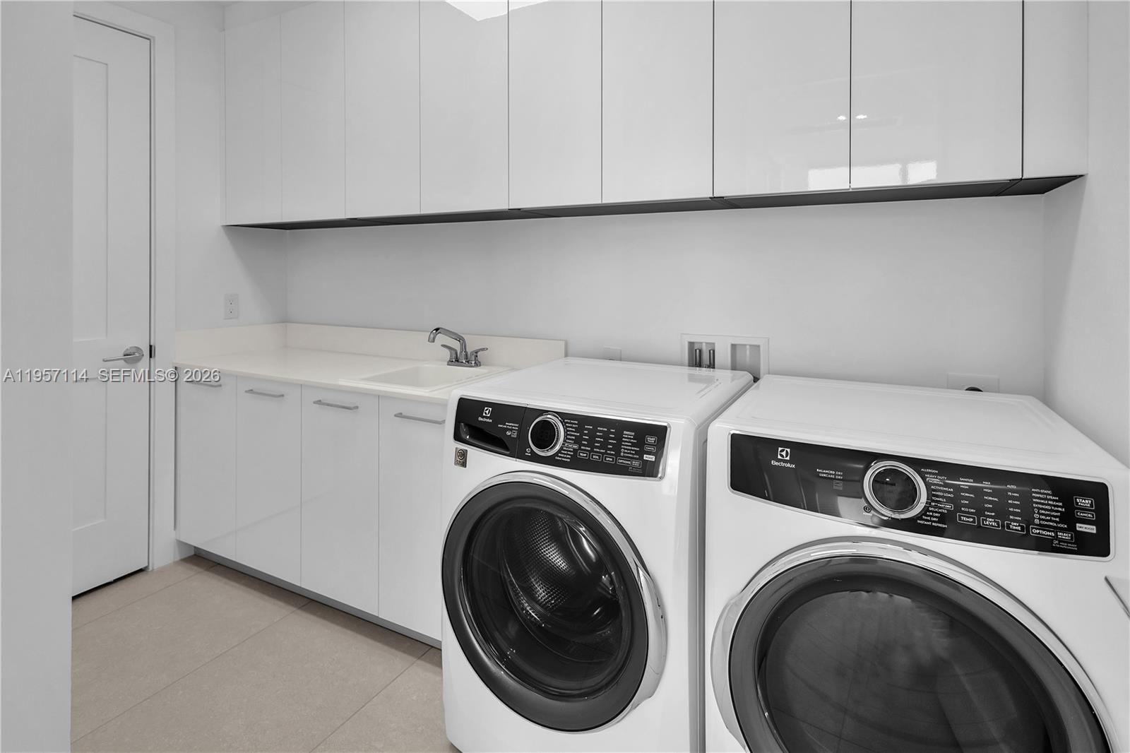 selene oceanfront residenc - Residential