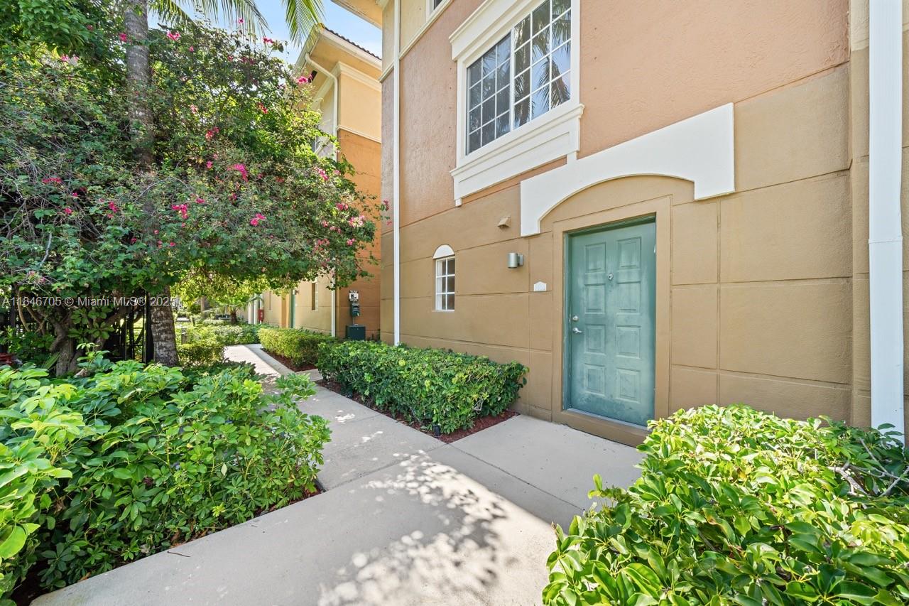 AVENTI AT AVENTURA CONDO - Residential