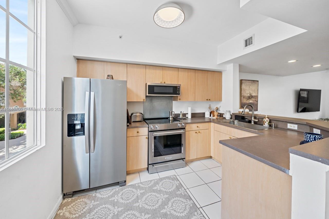 AVENTI AT AVENTURA CONDO - Residential