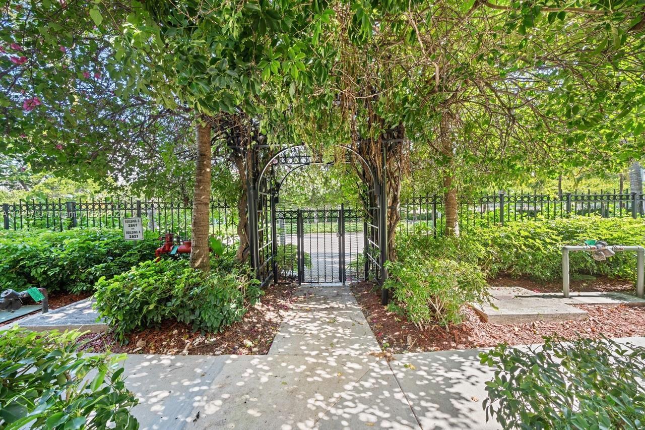 AVENTI AT AVENTURA CONDO - Residential