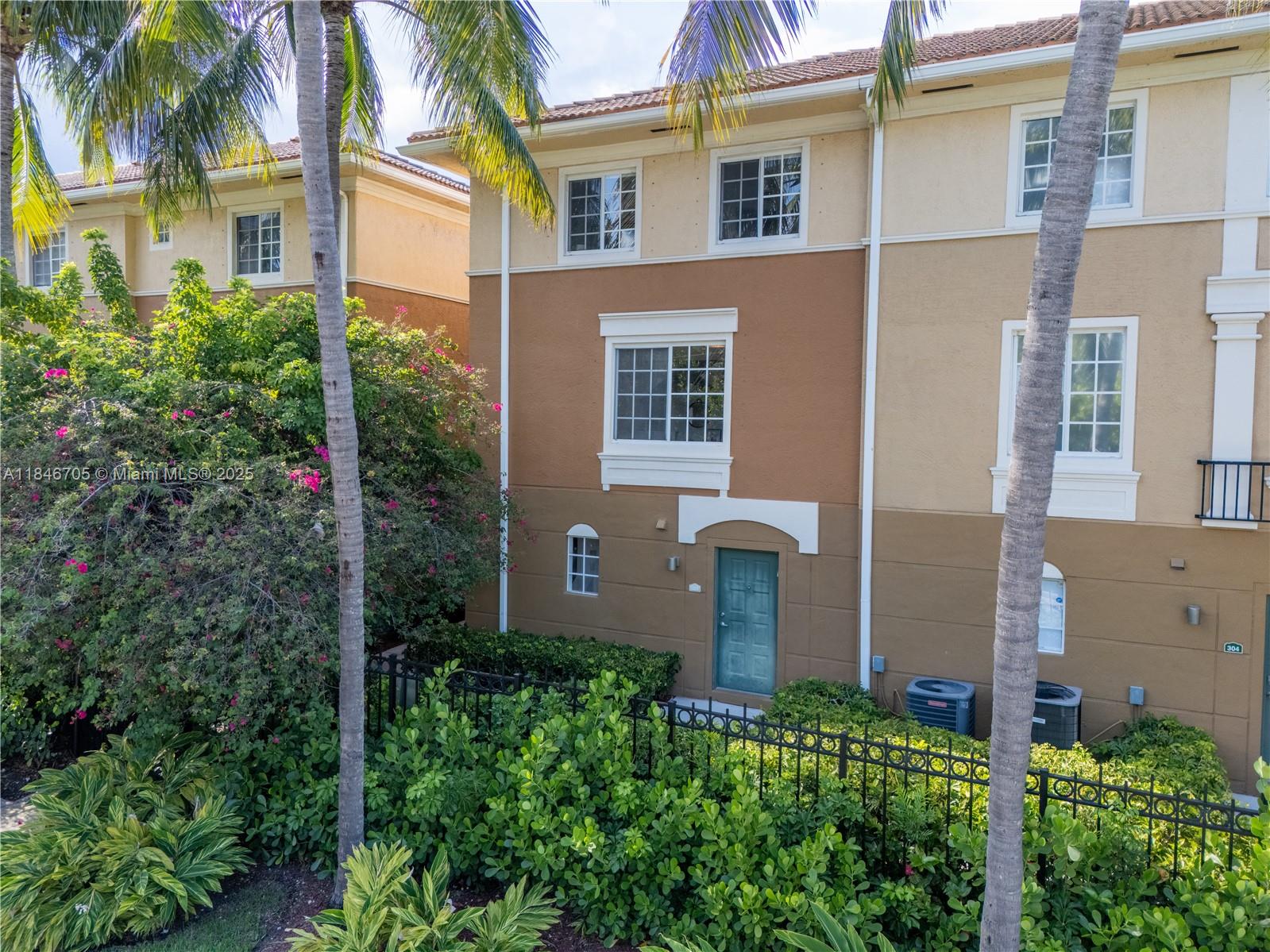 AVENTI AT AVENTURA CONDO - Residential