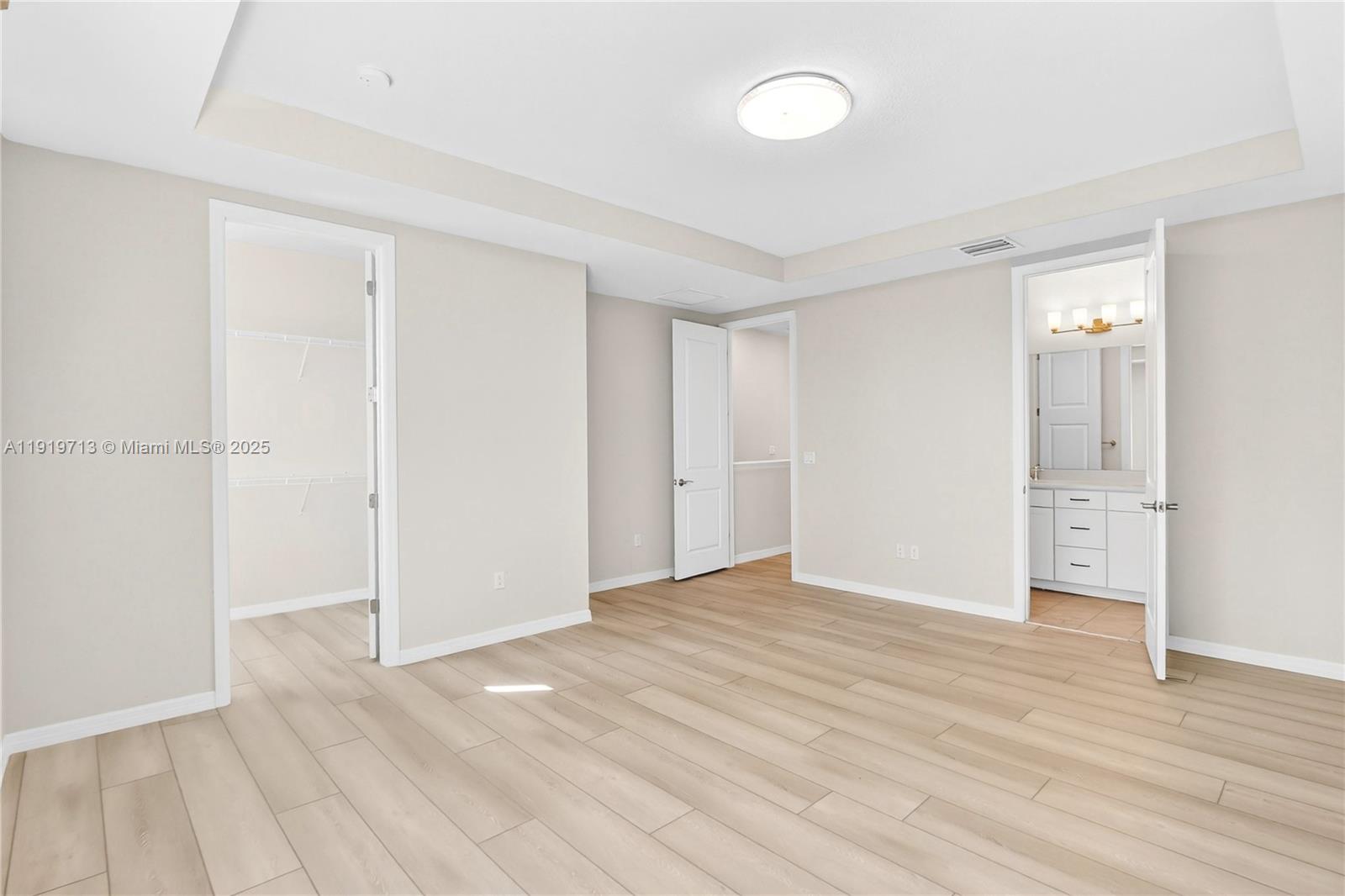 HILLCREST COUNTRY CLUB SO - Residential Lease