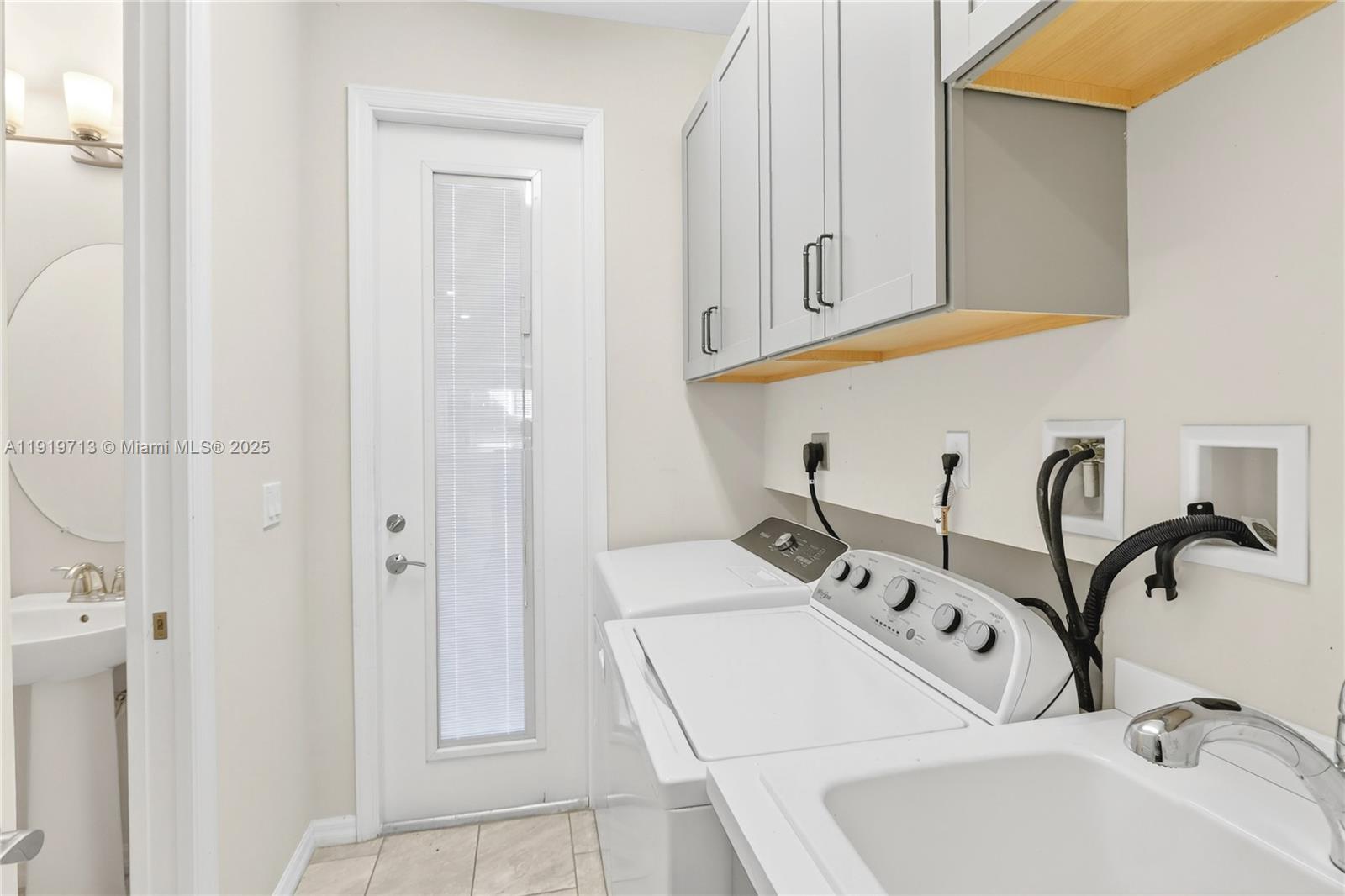 HILLCREST COUNTRY CLUB SO - Residential Lease