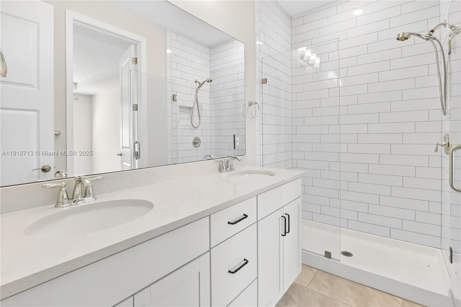 HILLCREST COUNTRY CLUB SO - Residential Lease