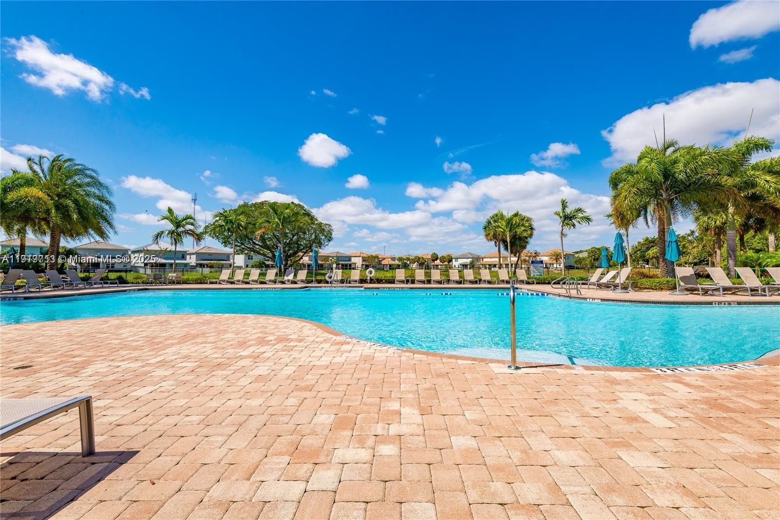 HILLCREST COUNTRY CLUB SO - Residential Lease