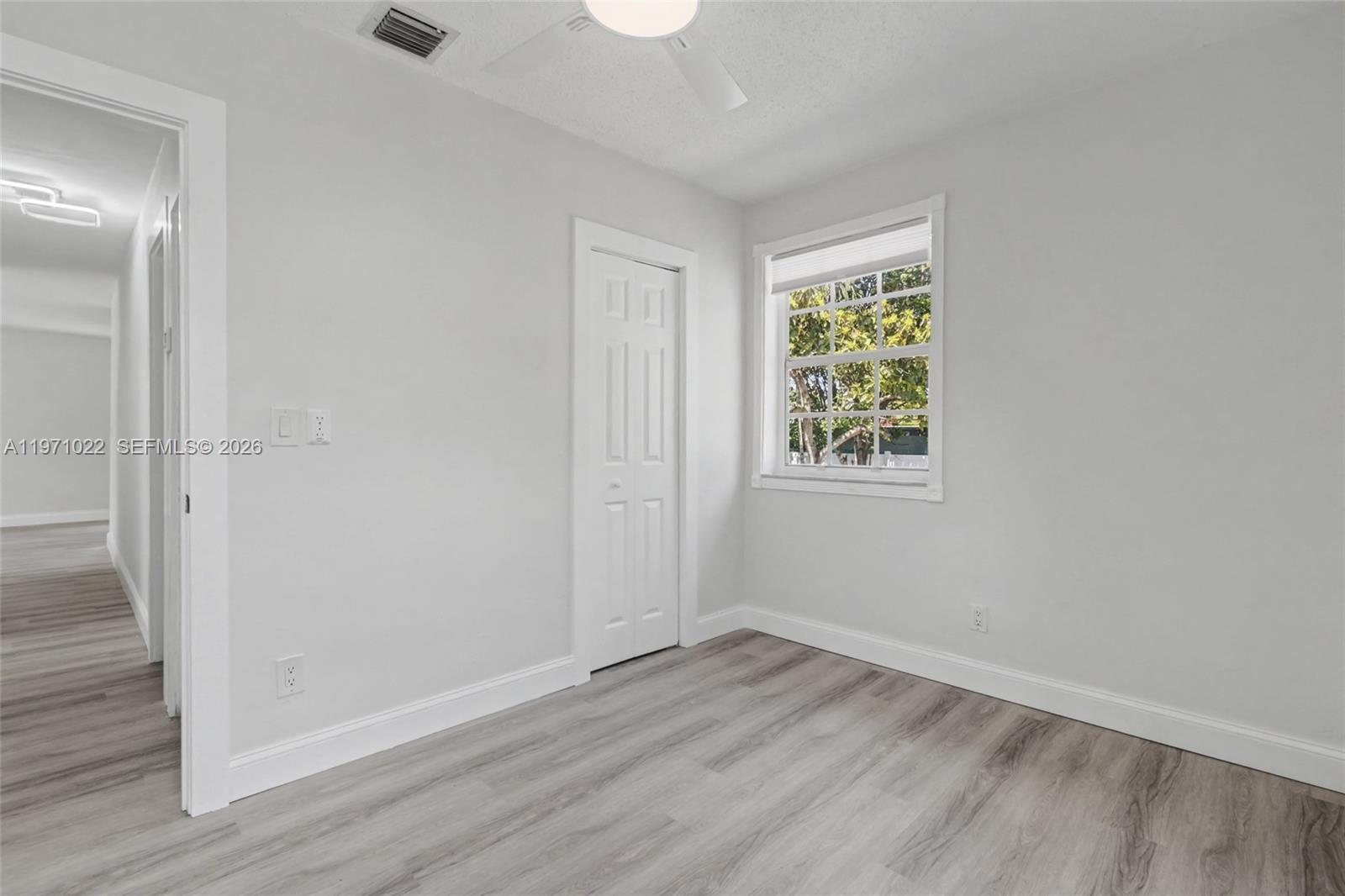 JILLSHAR-DARRYLCAR - Residential