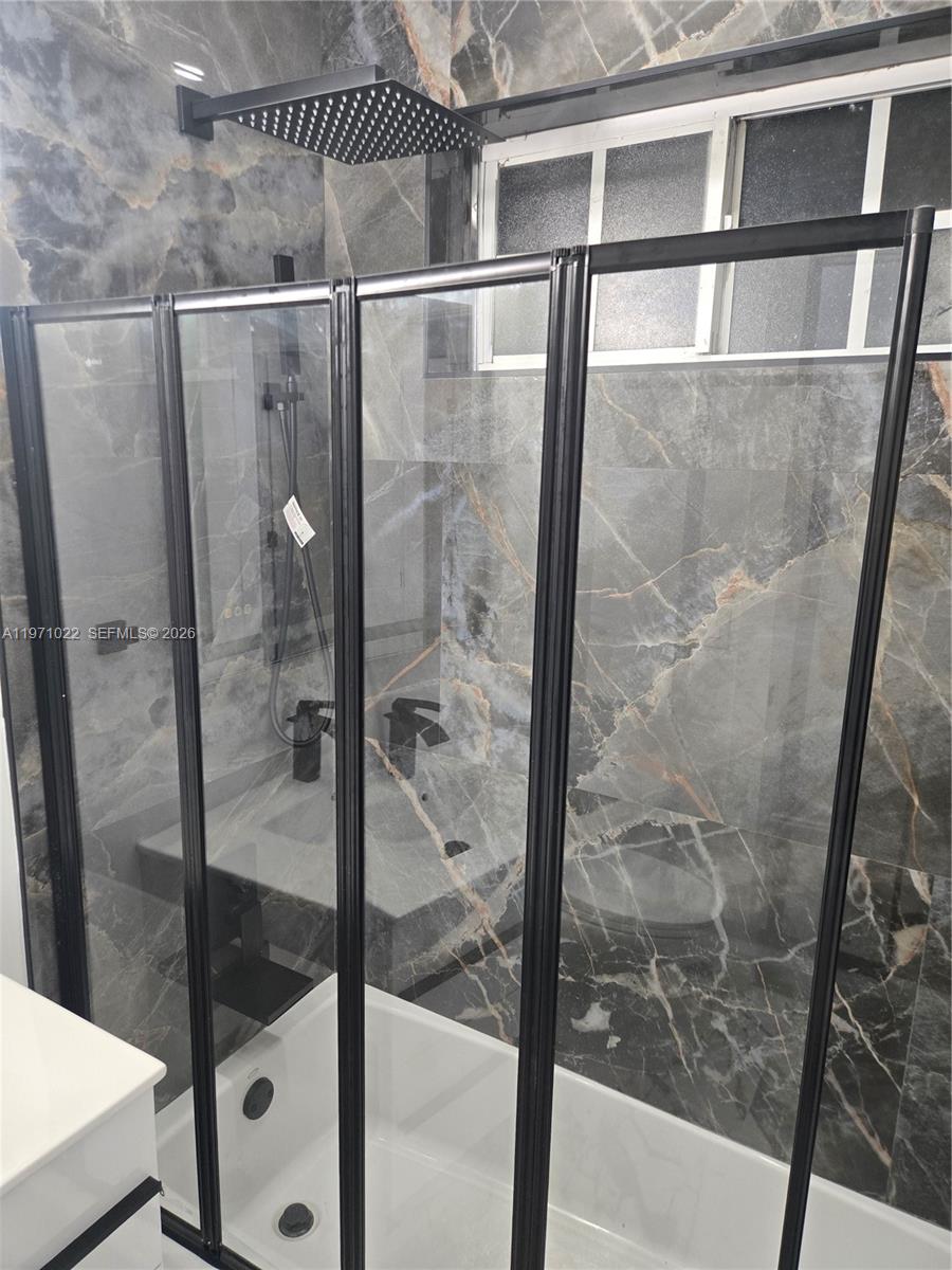 JILLSHAR-DARRYLCAR - Residential