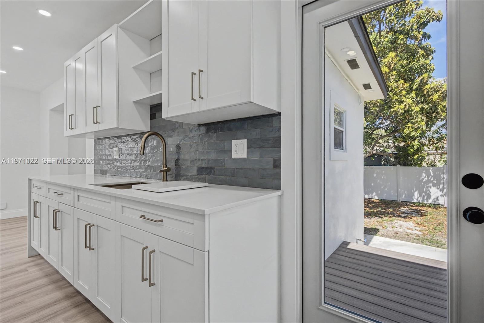 JILLSHAR-DARRYLCAR - Residential