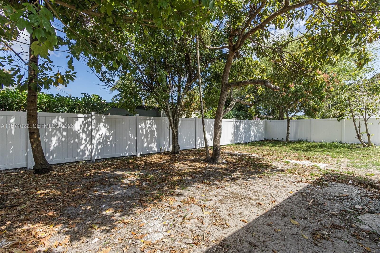 JILLSHAR-DARRYLCAR - Residential