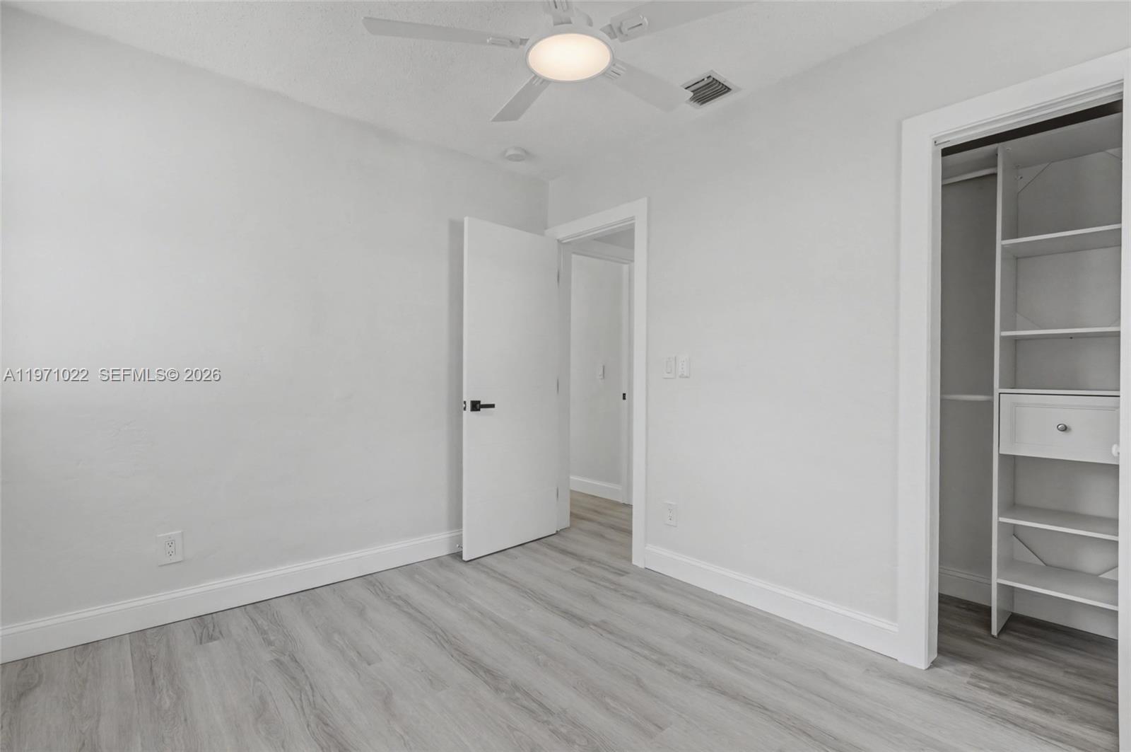 JILLSHAR-DARRYLCAR - Residential