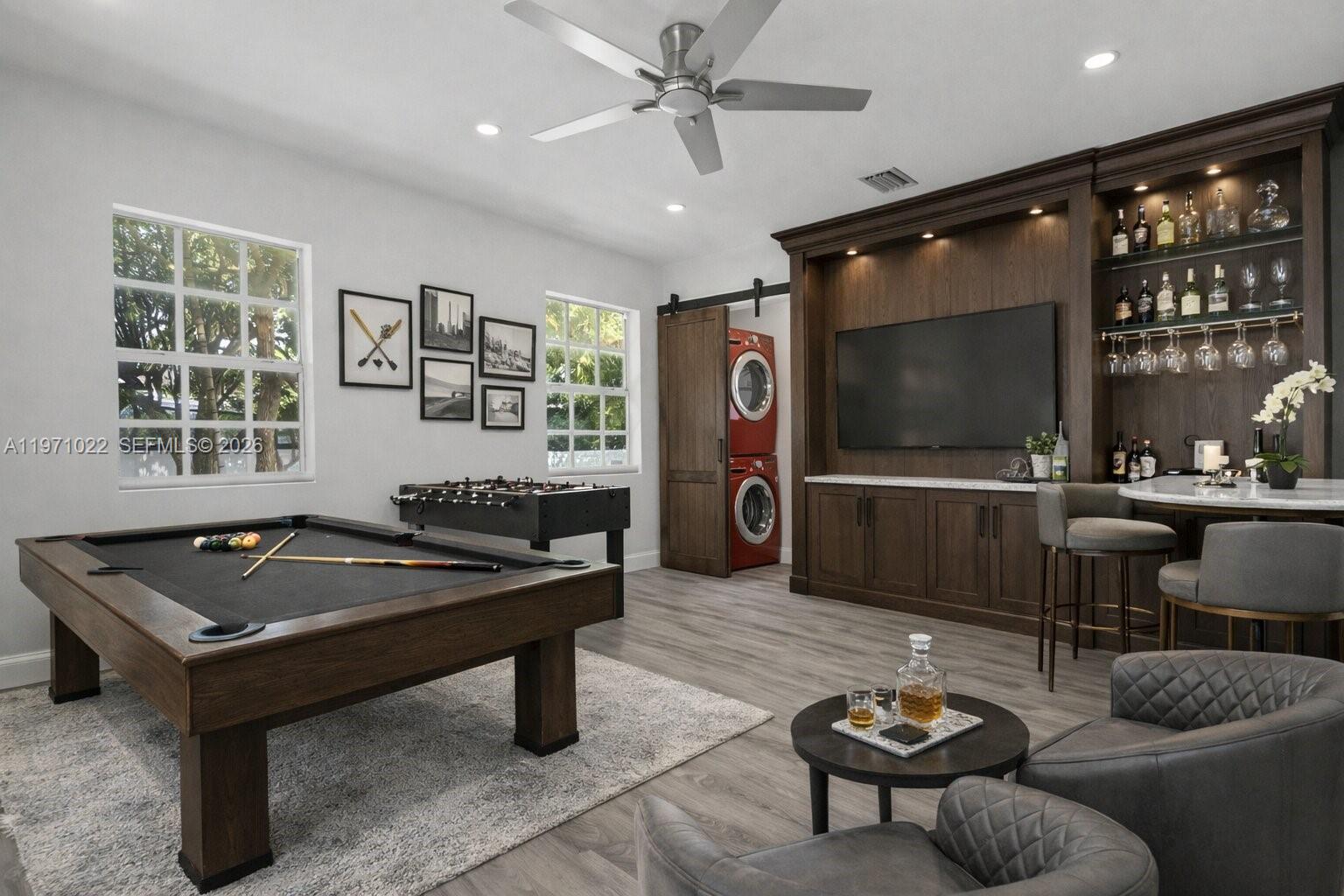 JILLSHAR-DARRYLCAR - Residential