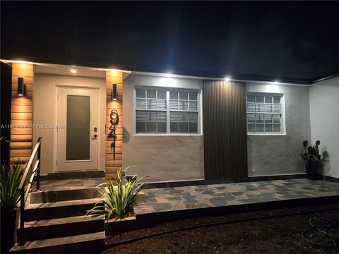 941 NE 154th St North Miami Beach FL 33162