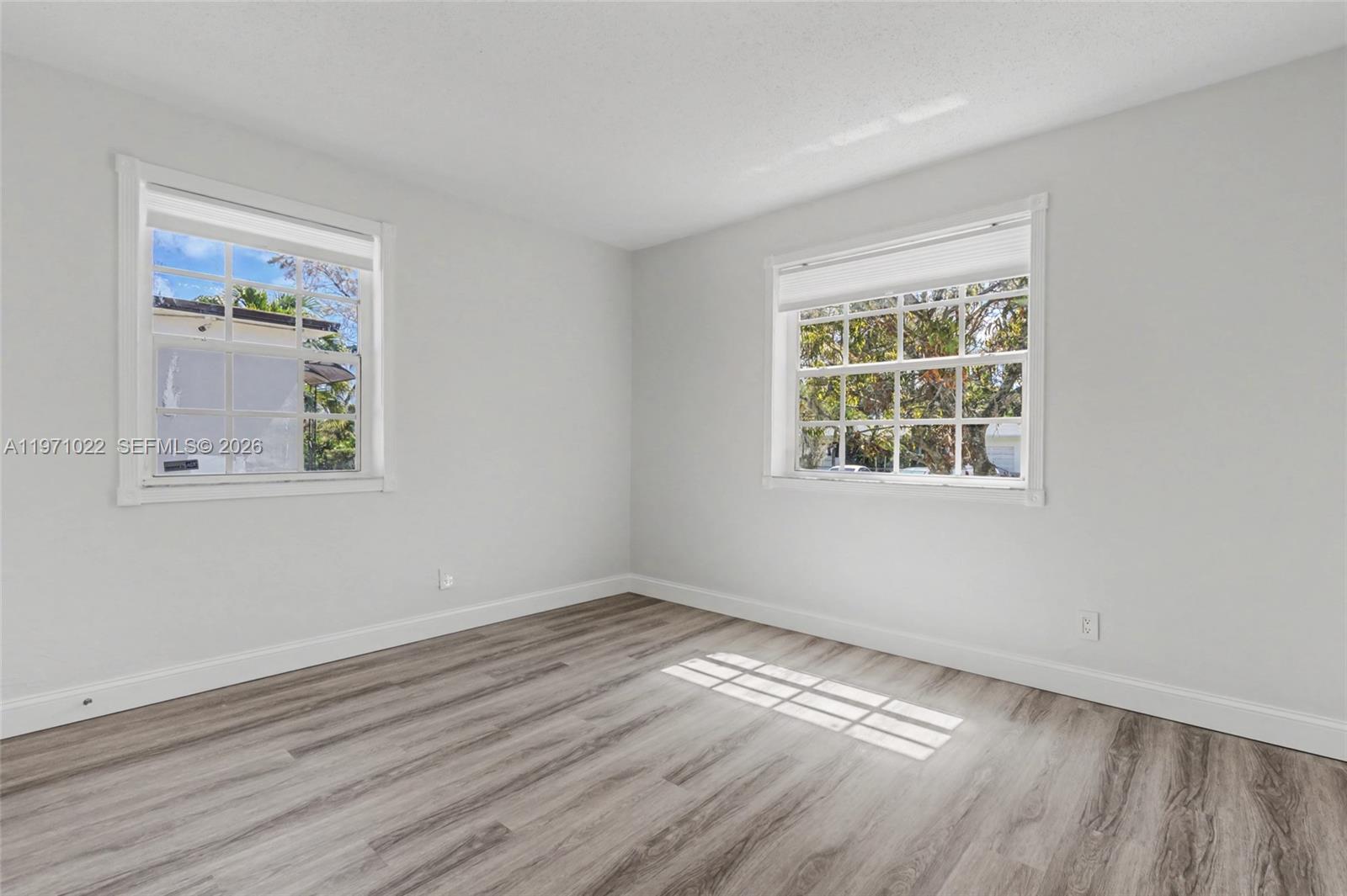 JILLSHAR-DARRYLCAR - Residential