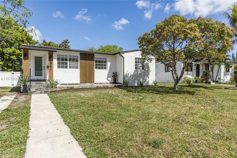 941 NE 154th St North Miami Beach FL 33162
