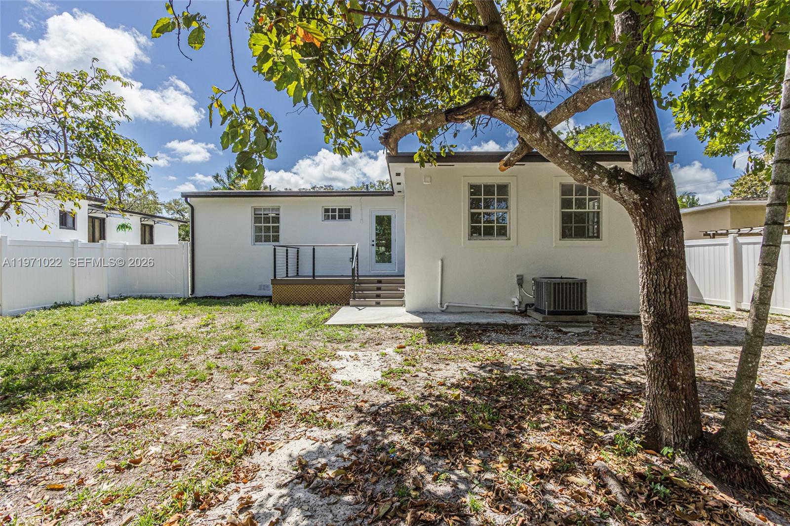 JILLSHAR-DARRYLCAR - Residential