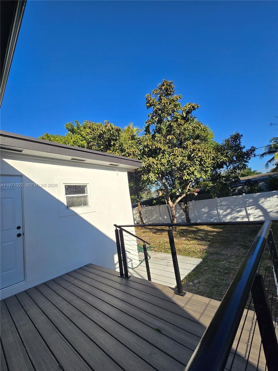 JILLSHAR-DARRYLCAR - Residential