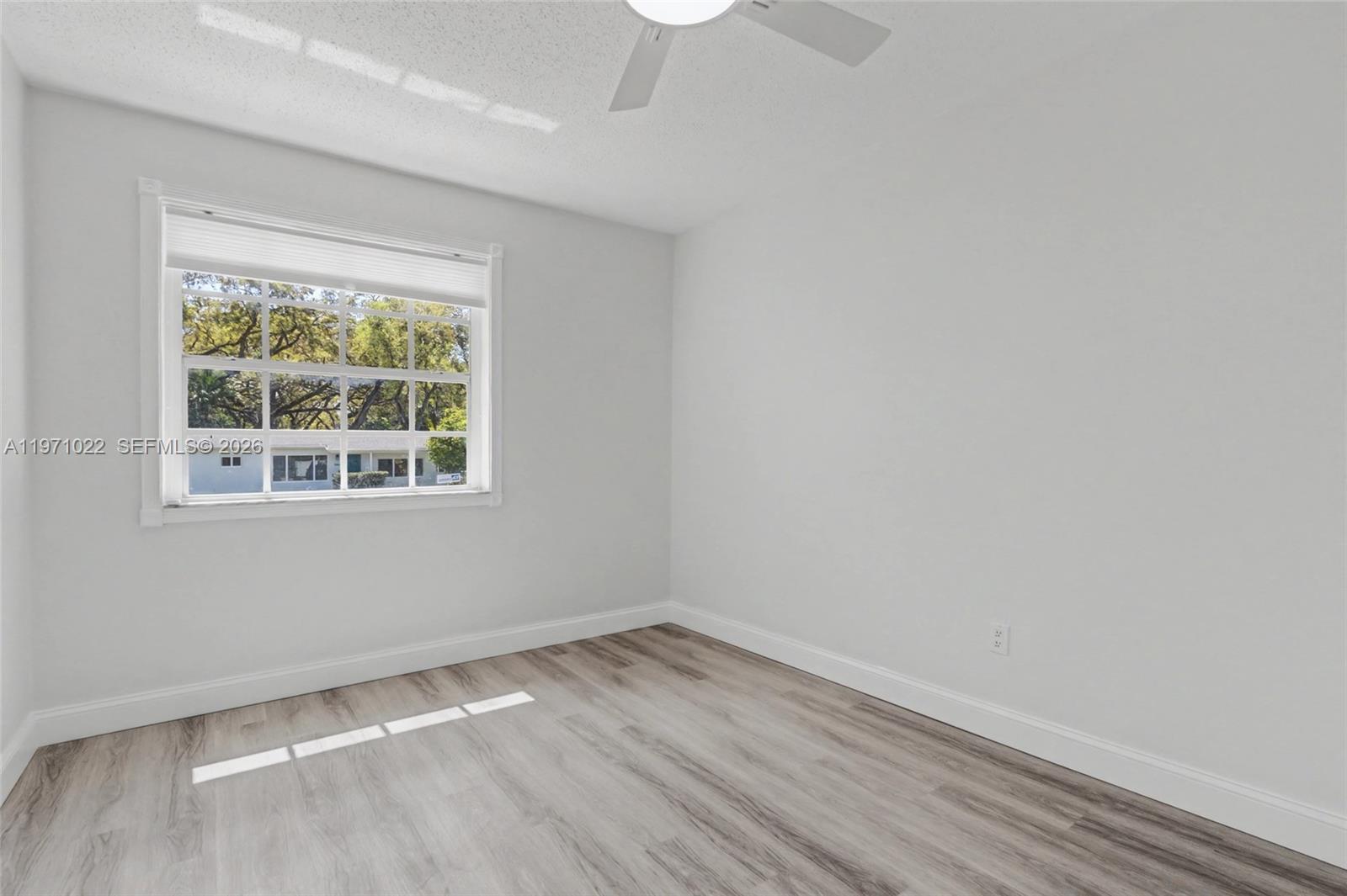 JILLSHAR-DARRYLCAR - Residential