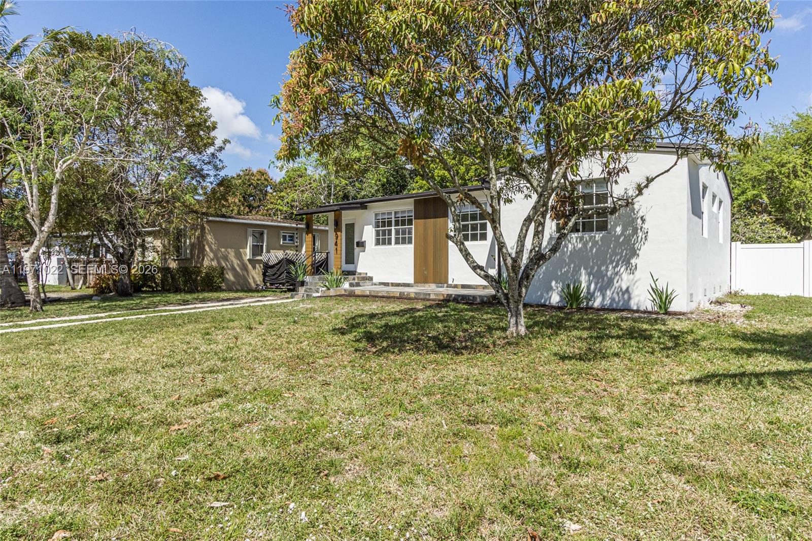 JILLSHAR-DARRYLCAR - Residential