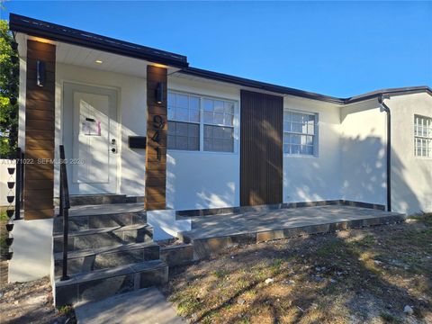 941 NE 154th St North Miami Beach FL 33162
