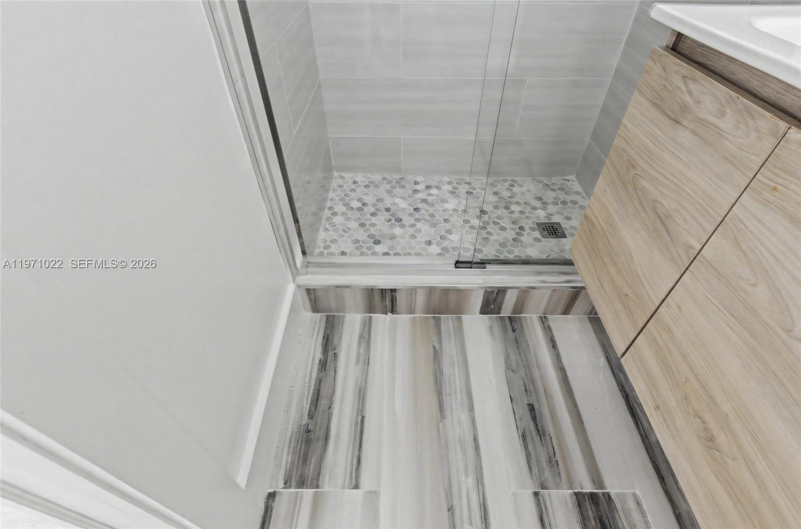 JILLSHAR-DARRYLCAR - Residential