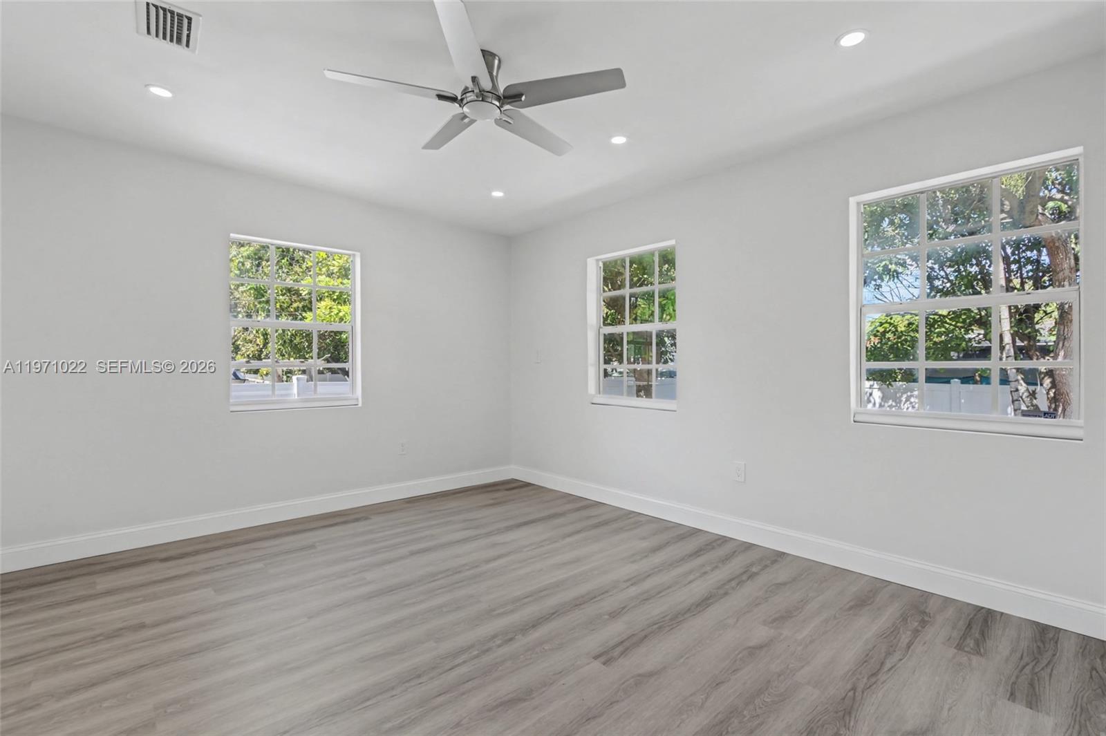 JILLSHAR-DARRYLCAR - Residential