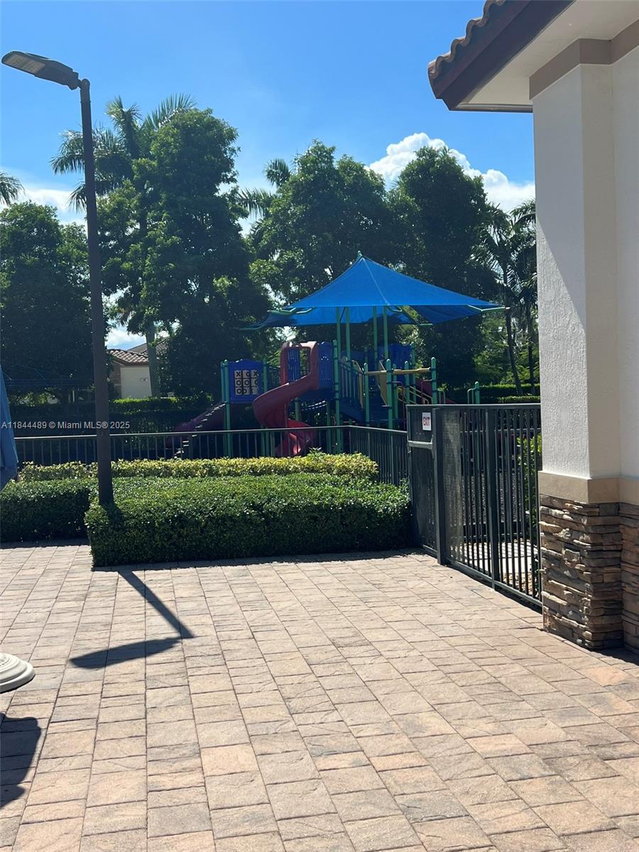 COCO PALM ESTATES - Residential