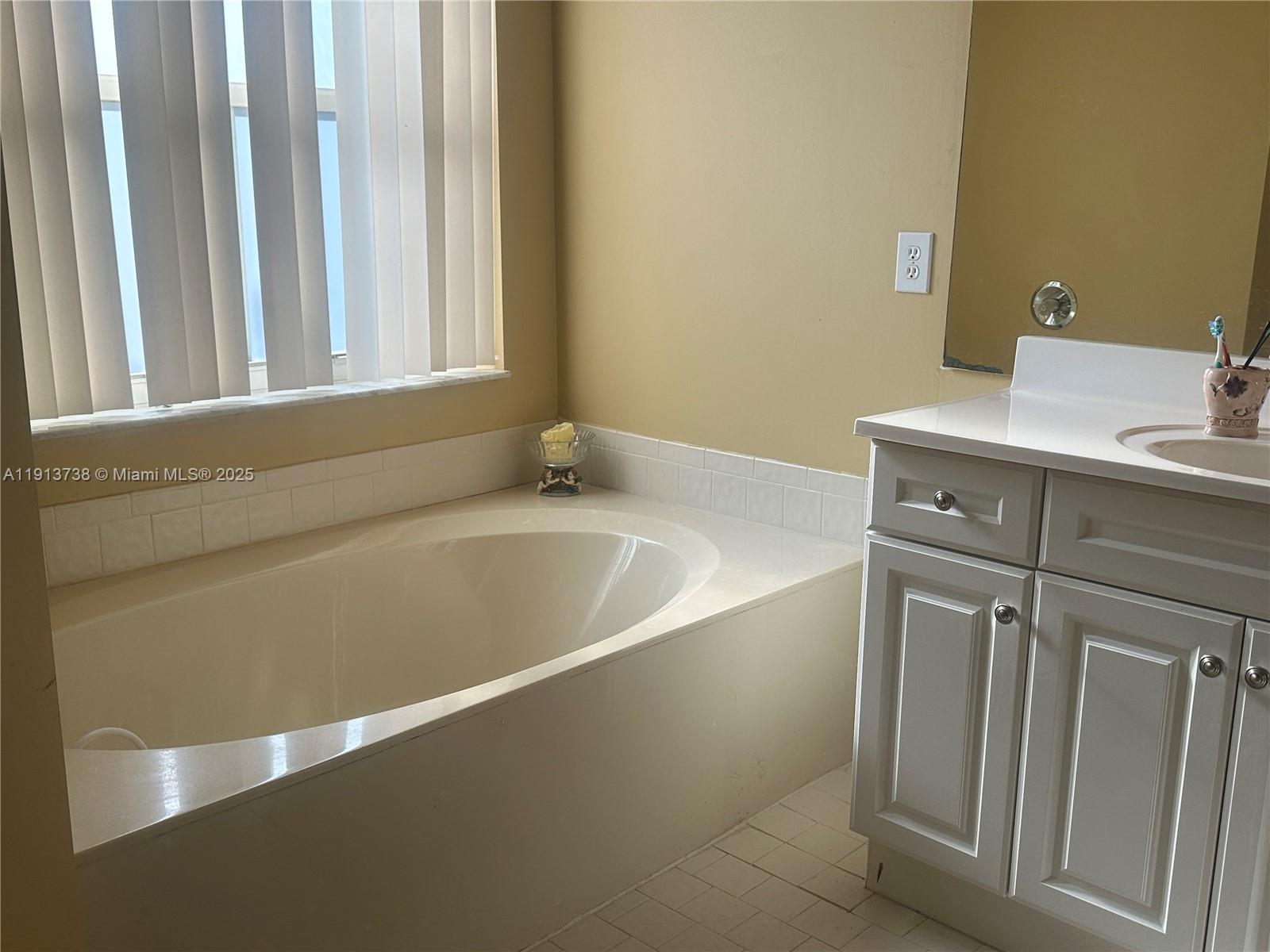 REPLAT OF COUNTRY LAKES - Residential