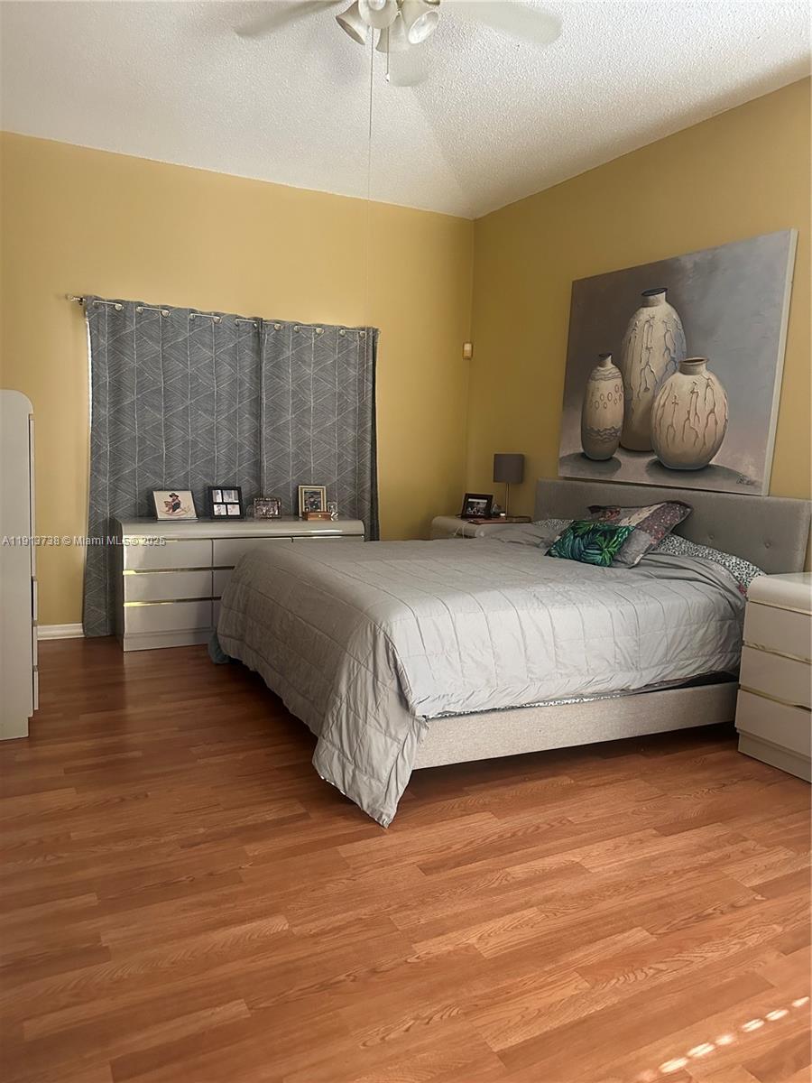 REPLAT OF COUNTRY LAKES - Residential