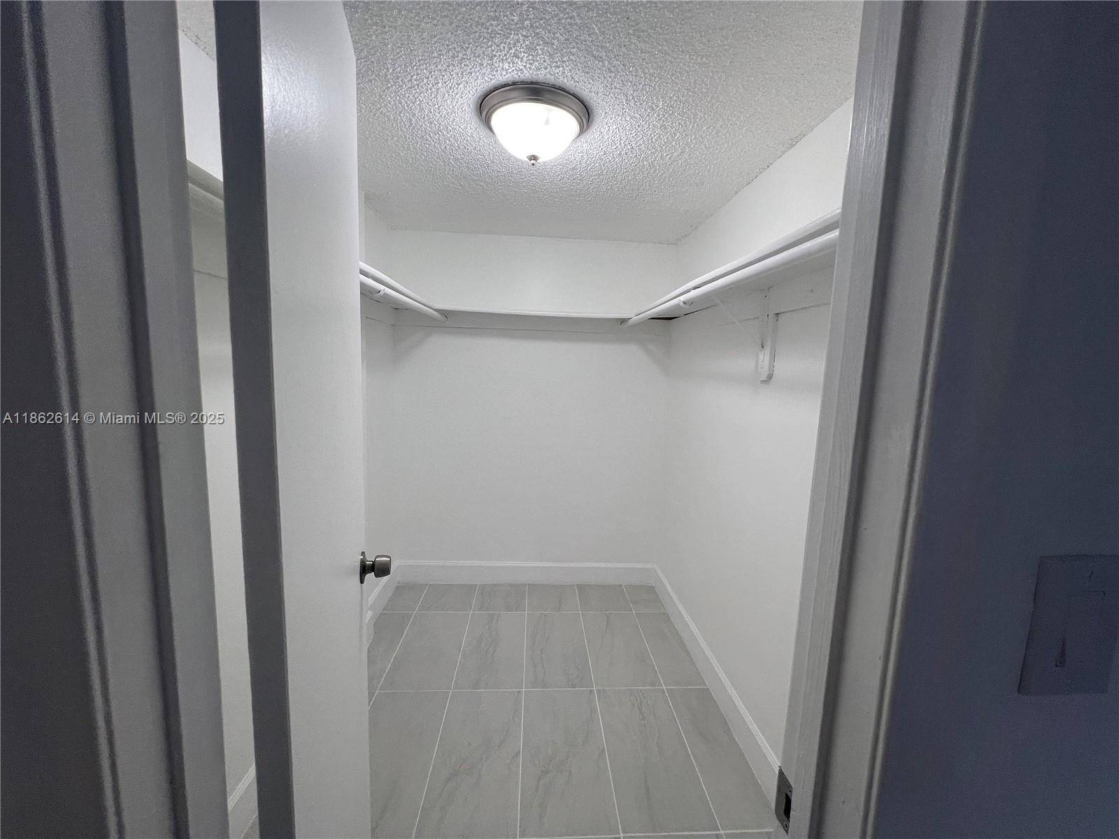 SAMARI LAKE EAST CONDO - Residential
