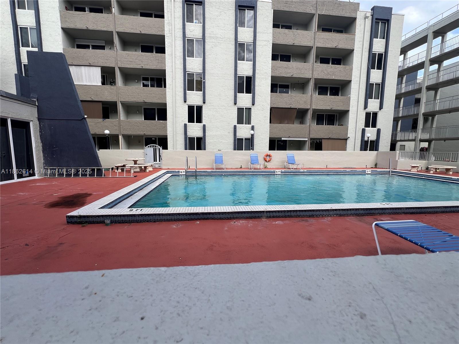 SAMARI LAKE EAST CONDO - Residential