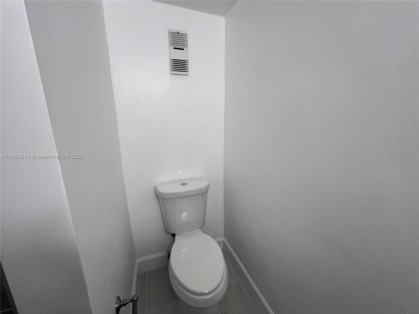SAMARI LAKE EAST CONDO - Residential