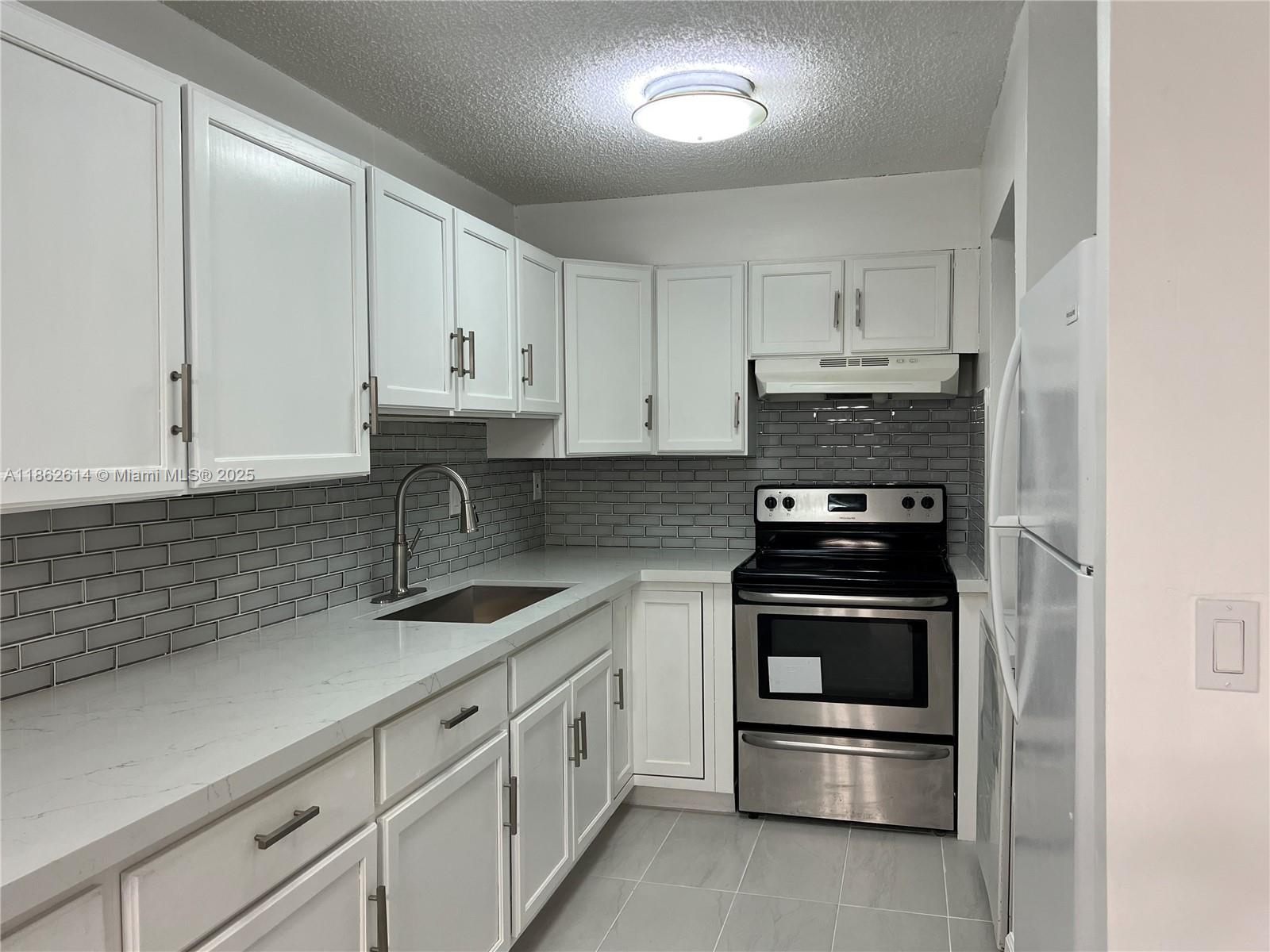 SAMARI LAKE EAST CONDO - Residential
