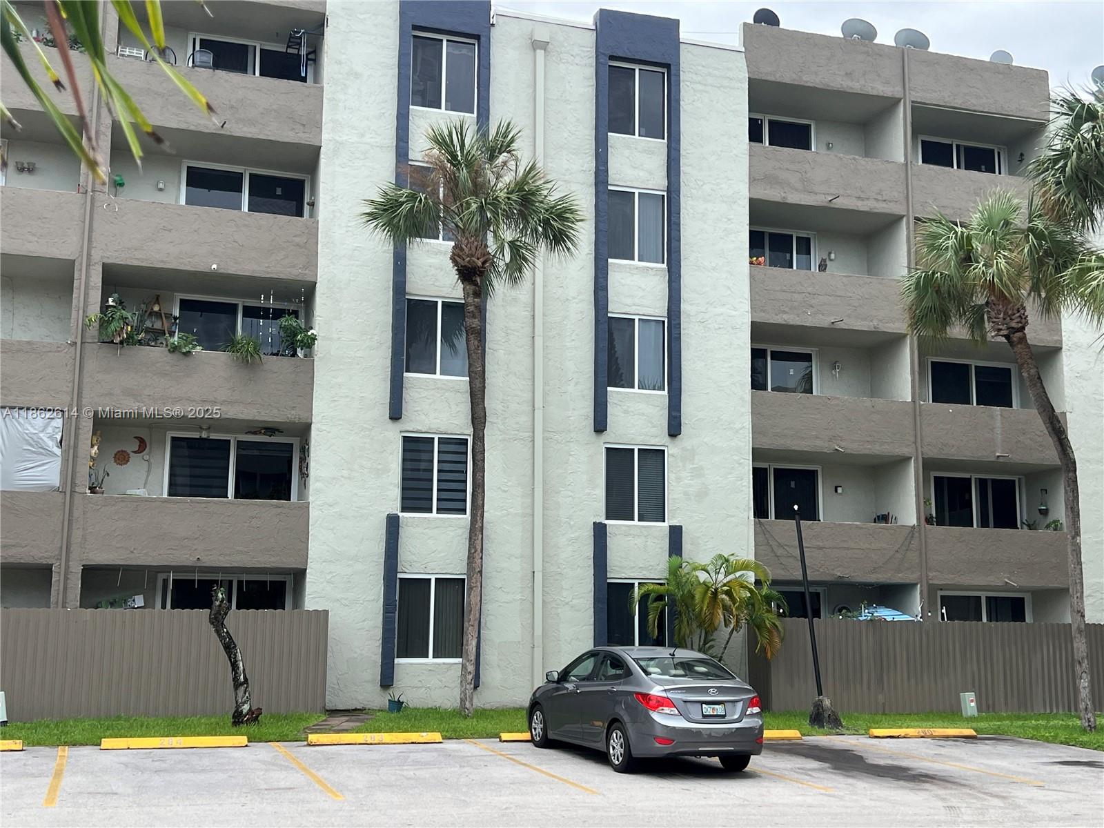 SAMARI LAKE EAST CONDO - Residential