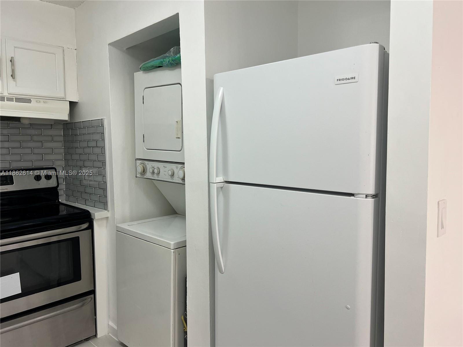 SAMARI LAKE EAST CONDO - Residential