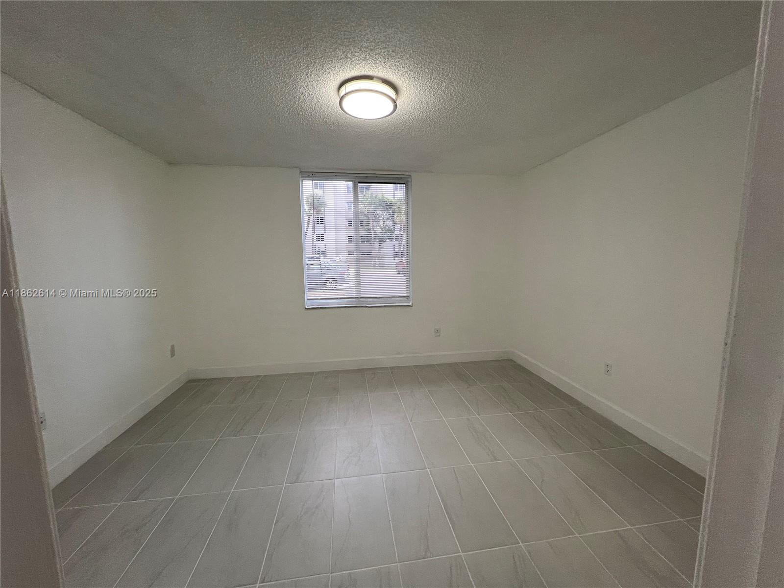 SAMARI LAKE EAST CONDO - Residential