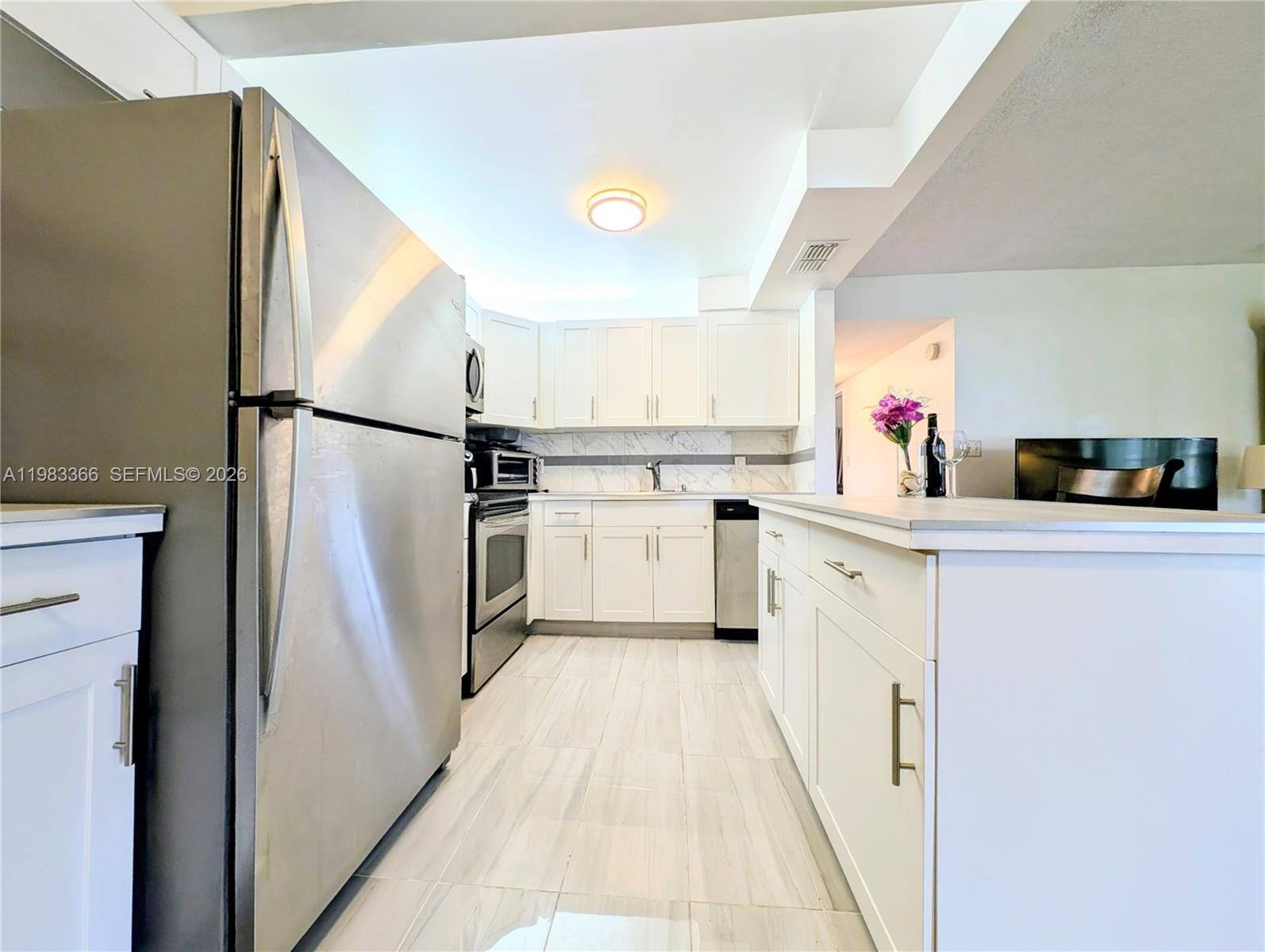 LAUDERDALE OAKS CONDO I - Residential