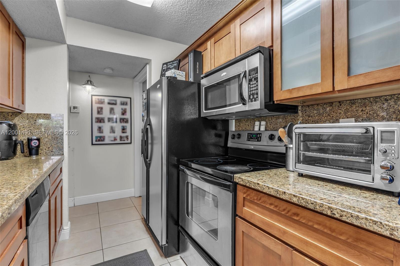 VISTA LAGO AT THE HAMMOCK - Residential