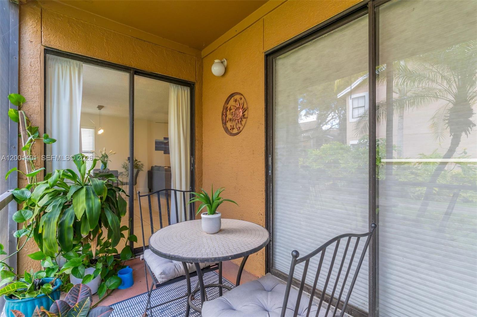 VISTA LAGO AT THE HAMMOCK - Residential