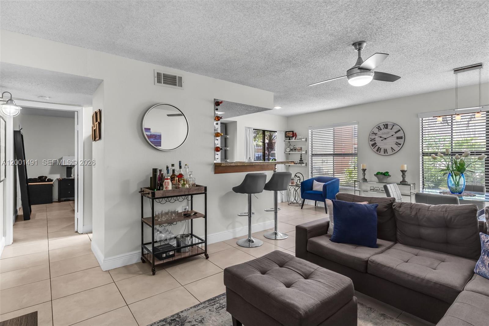 VISTA LAGO AT THE HAMMOCK - Residential