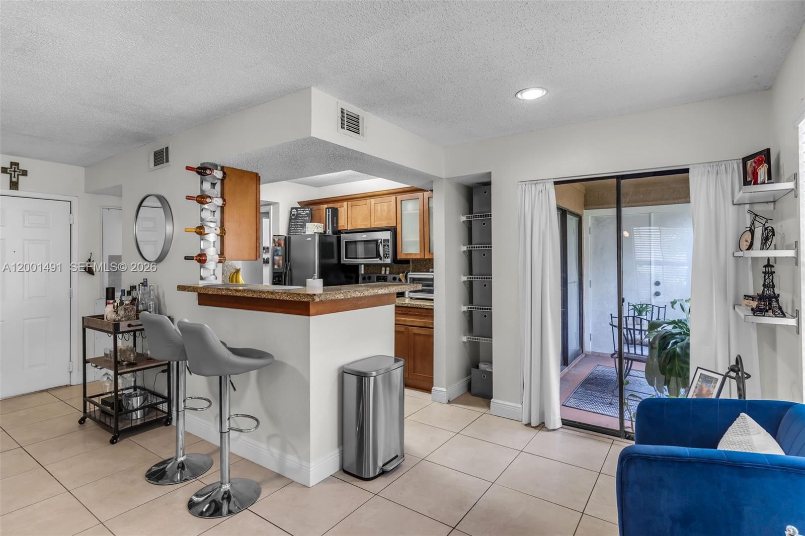 VISTA LAGO AT THE HAMMOCK - Residential