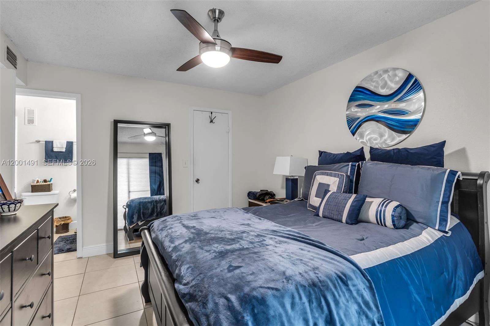 VISTA LAGO AT THE HAMMOCK - Residential