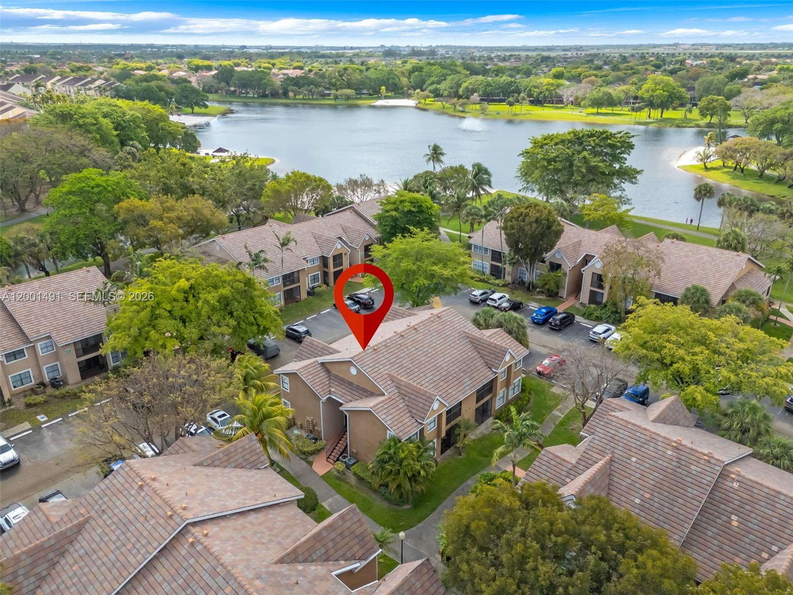 VISTA LAGO AT THE HAMMOCK - Residential