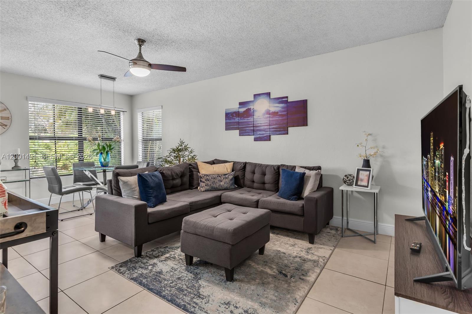 VISTA LAGO AT THE HAMMOCK - Residential