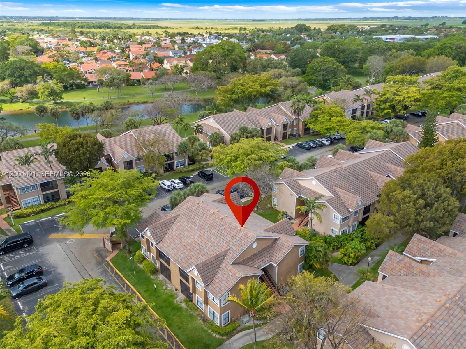 VISTA LAGO AT THE HAMMOCK - Residential